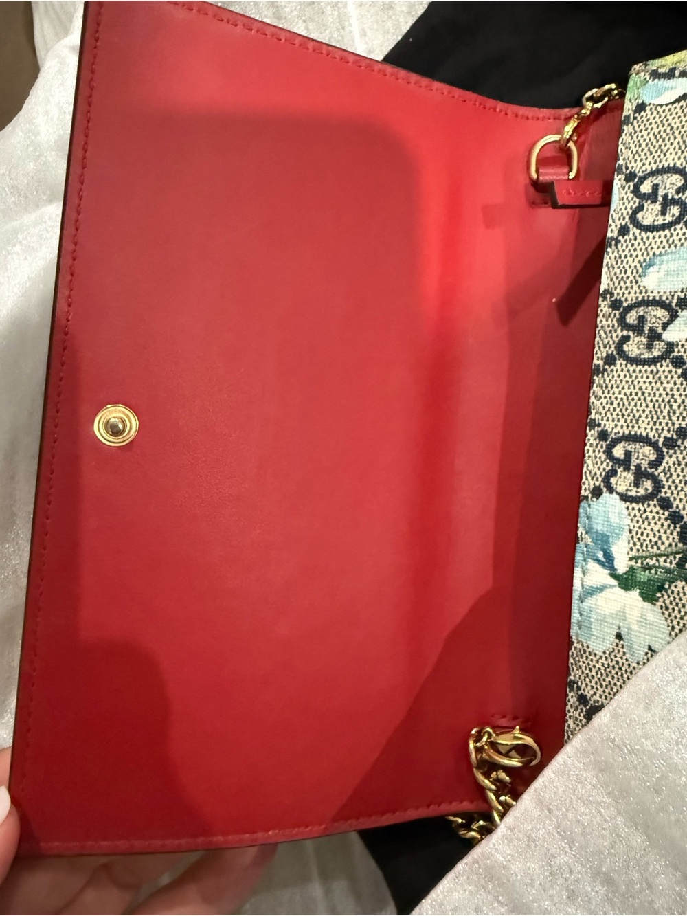 Gucci Beige GG Supreme Shoulder Bag with Blue Floral Print and Gold Chain - Picture 6 of 9